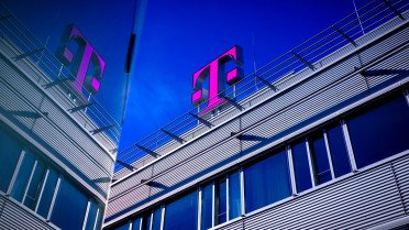 Η TELEKOM γίνεται ο πρώτος πολυεθνικός τηλεπικοινωνιακός όμιλος που επιτυγχάνει κλιματική ουδετερότητα